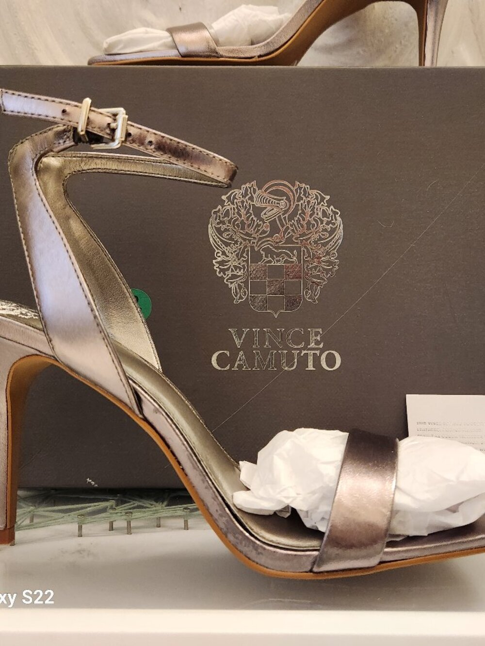Vince Camuto Saprenda 2 Sandals. NIB. Size 9. Pewter. Leather.